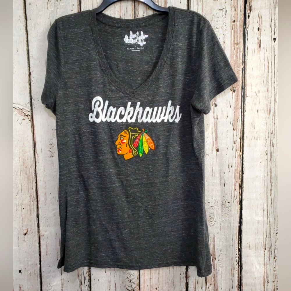 Touch by‎ Alyssa Milano Women's Large Blackhawks Short-Sleeve Black V-Neck Tee
